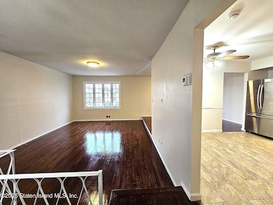 129 Forest St, Staten Island, NY 10314 - photo 4
