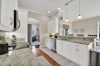 W233N3088 Oakmont Ct E unit B, Pewaukee, WI 53072 - photo 6