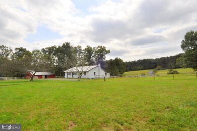 754 Martin Ln, Berkeley Springs, WV 25411 - photo 6