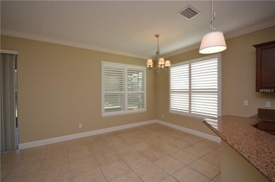 Dinette w Plantation Blinds