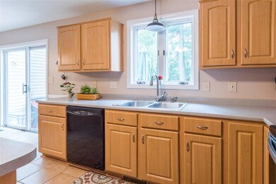 42 Mallard Point, MerriMacK, NH 03054 - photo 5