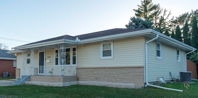 1754 18th Ave, Columbus, NE 68601 - photo 2