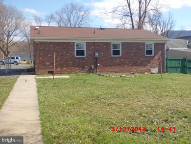 305 Walton St, Strasburg, VA 22657 - photo 3