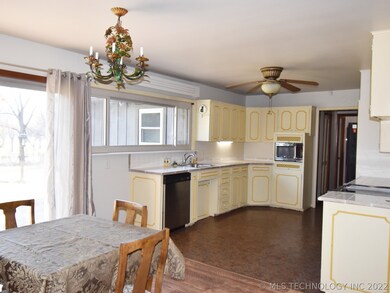 526 E Fuller St, Tahlequah, OK 74464 - photo 6