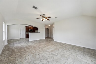 1805 Clover Patch Ln, Alvin, TX 77511 - photo 5
