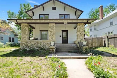 335 W Chestnut St, Junction City, KS 66441 - photo 2