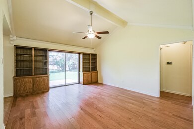 10603 Kirkdale Dr, Houston, TX 77089 - photo 5