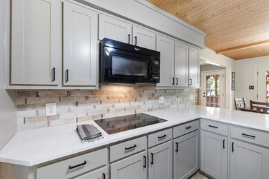 330 Woodcreek Ct, Granbury, TX 76049 - photo 6