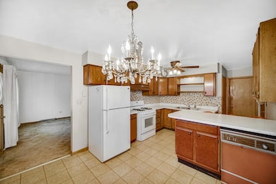 17933 Walter St, Lansing, IL 60438 - photo 5