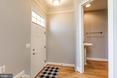 9994 Cyrandall Dr, Oakton, VA 22124 - photo 2