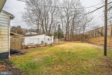 609 Lawn, Sinking Spring, PA 19608 - photo 5