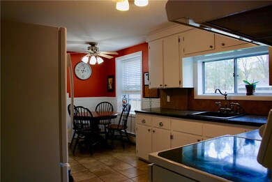 33 Carnation Dr, Cranston, RI 02920 - photo 5