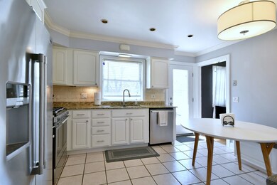 982 S Parkside Ave, Elmhurst, IL 60126 - photo 6