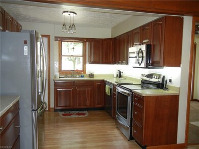 Kitchen fully applianced