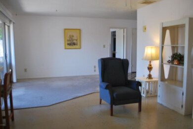 4949 E Wethersfield dining room
