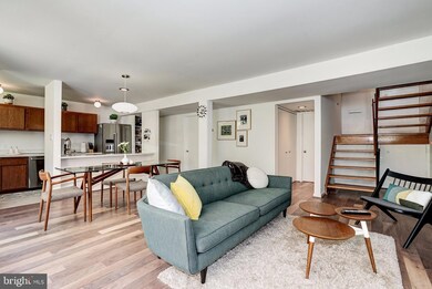 11539 Maple Ridge Rd, Reston, VA 20190 - photo 6