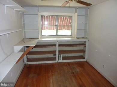 7521 Hillsway Ave, Parkville, MD 21234 - photo 2