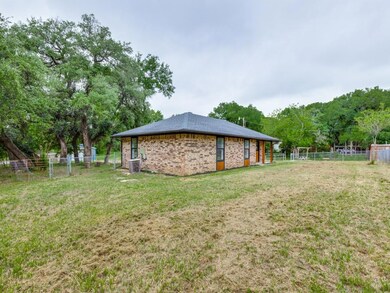 900 Fawn Dr, Granbury, TX 76049 - photo 6