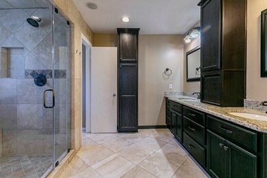 10035 Locke Ln, Houston, TX 77042 - photo 6