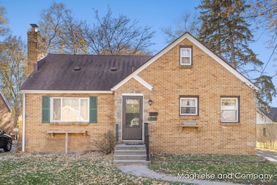 300 Eola St SE, Grand Rapids, MI 49507 - photo 2