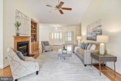 13685 Paddock Ct, Gainesville, VA 20155 - photo 5