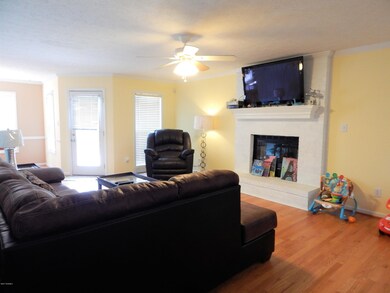 208 Lansing Ct, Jacksonville, NC 28540 - photo 4