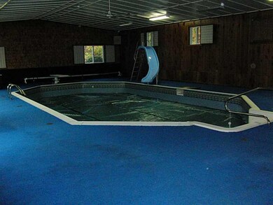 Swimming Pool/Hot Tub/Sauna.