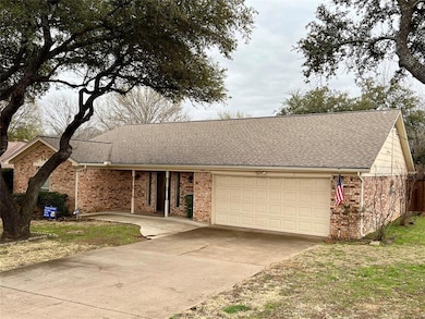 749 Highland Park Dr, Hurst, TX 76054 - photo 3