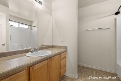 4-web-or-mls-2404 South 450 West-13