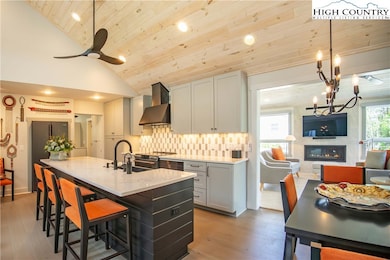 Efficient and beautiful kitchen