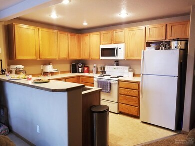 2428 SW Wickiup Ct, Redmond, OR 97756 - photo 2