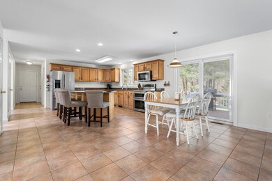 37 Stirling Ave, Hooksett, NH 03106 - photo 4