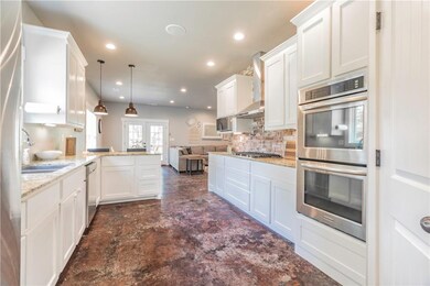 11066 Pumpkin Hill Dr, Bentonville, AR 72712 - photo 5