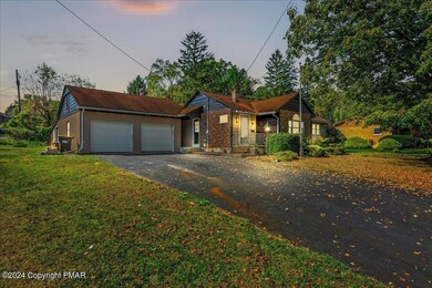 01-HomeView_Media-7137_Howell_Terr-#1