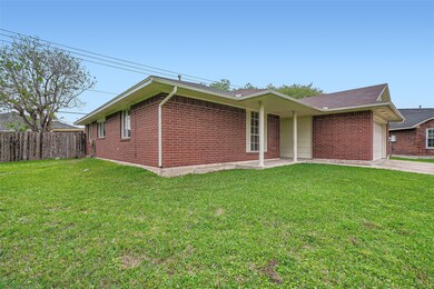 9303 Blackhawk Cir, Houston, TX 77075 - photo 2