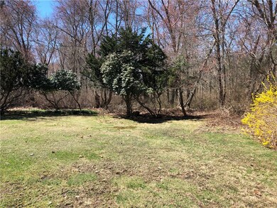 107 Estrell Dr, Riverside, RI 02915 - photo 3