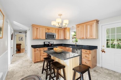 8 Rochelle St, Worcester, MA 01606 - photo 6