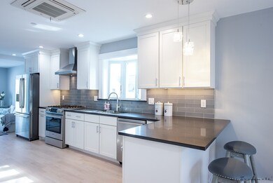 21 Dell St unit 2, Somerville, MA 02145 - photo 3