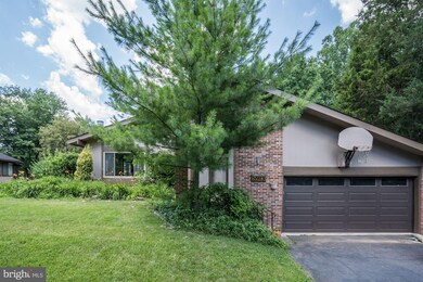 5913 Veranda Dr, Springfield, VA 22152 - photo 2