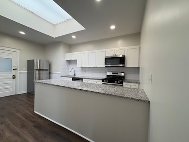 996 Chestnut St unit 2, Newton Upper Falls, MA 02464 - photo 3