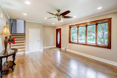 005_Living Room