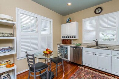 eat in kitchen