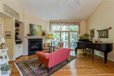 3001 Fox Hollow Cir, Des Moines, IA 50321 - photo 2