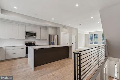 332 Carson St, Philadelphia, PA 19128 - photo 6