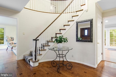 807 Maple Glen Ln, Wayne, PA 19087 - photo 2