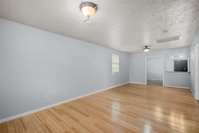 1011 E 39th St, Houston, TX 77022 - photo 5