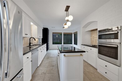 10215 Piping Rock Ln, Houston, TX 77042 - photo 7