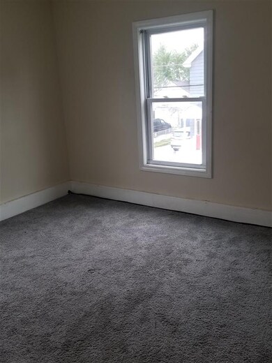 9 Linden St, Nashua, NH 03064 - photo 2