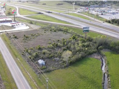 715 E Coplin St, Okemah, OK 74859 - photo 4