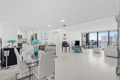 Palm Beach House unit 2004, West Palm Beach, FL 33407 - photo 2